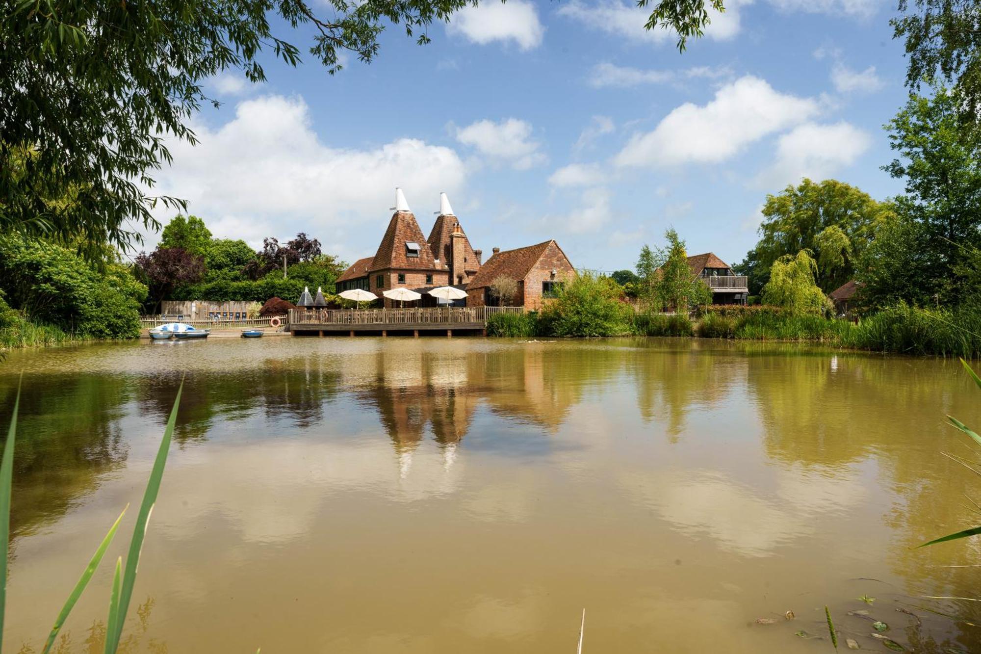 Wavehorne Vineyard Oast Sleeps 25ヴィラ エクステリア 写真