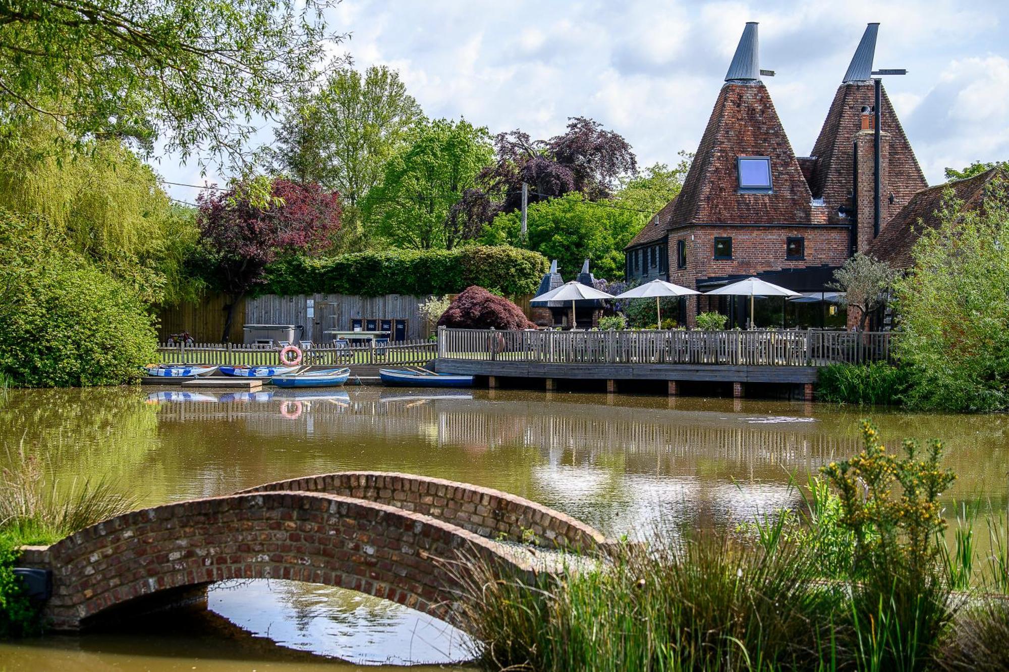 Wavehorne Vineyard Oast Sleeps 25ヴィラ エクステリア 写真